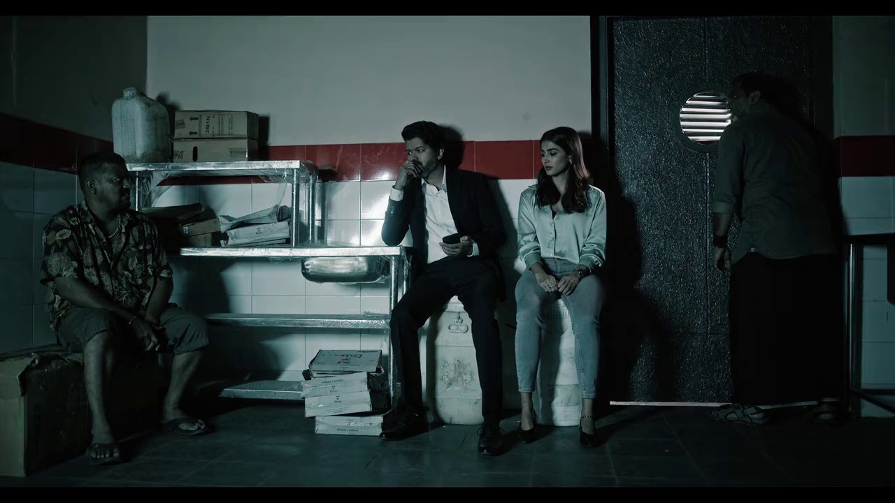 RAW (2022) NF WEB-DL Hindi 720p x264 AVC HE-AAC 5.1 ESub.mkv.0001